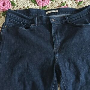 Levis classic straight size 33
